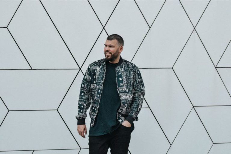 MOTi, Laura White – Push It Right (FRESh ON)