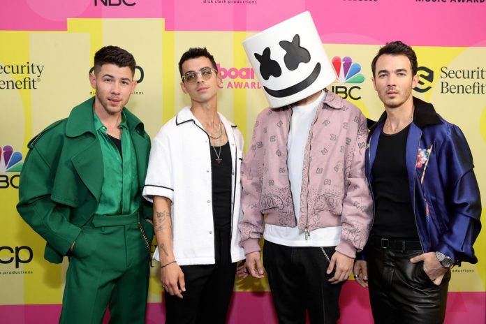 Marshmello x Jonas Brothers - Leave Before You Love Me