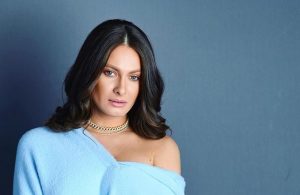 Raluka - Îndrăgostiți Neuniform